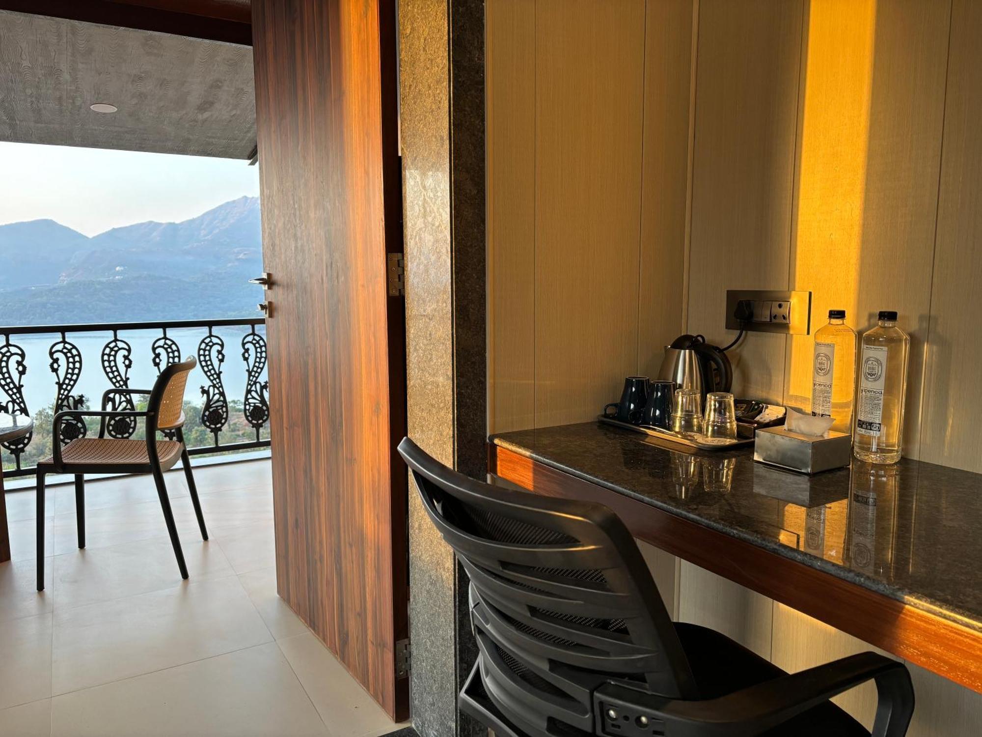 The Green Gate Resort Mulshi Екстериор снимка